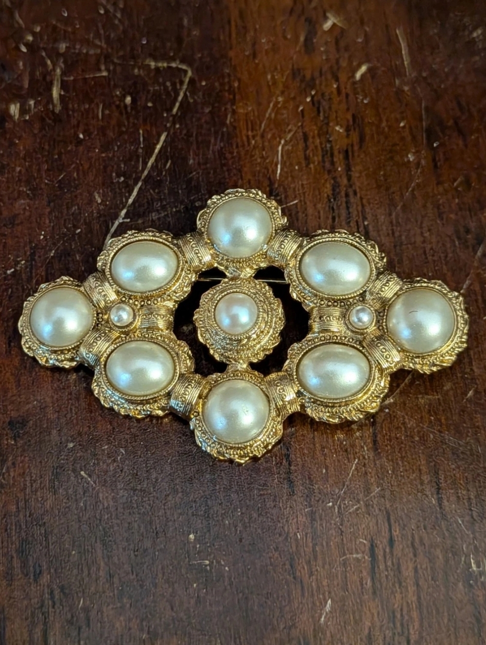 Vintage Faux Gold Metal And Pearl Costume Jewelry Brooch 2 1/2"